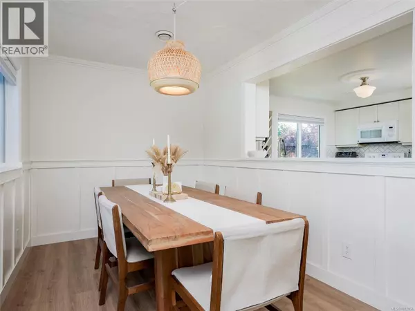 Saanich, BC V9A1X3,2962 Millgrove St