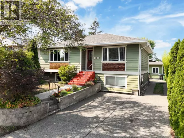 1468 Stroud Rd, Victoria, BC V8T2K9