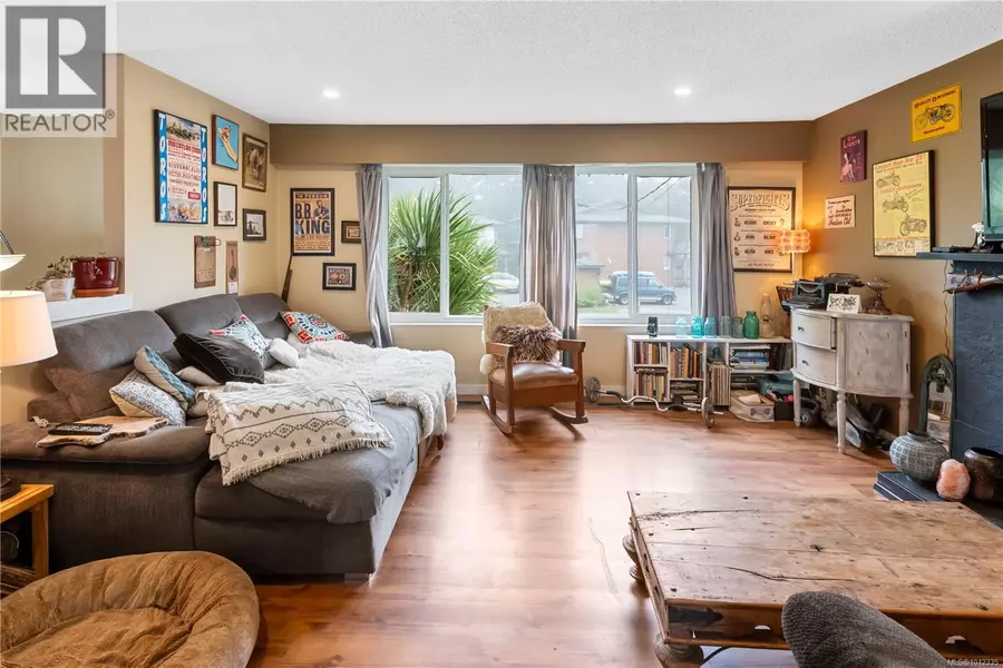 1550 Larch Rd, Ucluelet, BC V0R3A0