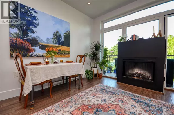 Saanich, BC V8X3G7,982 McKenzie AVE #405