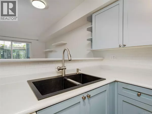 Victoria, BC V8W3Y3,827 North Park ST #119