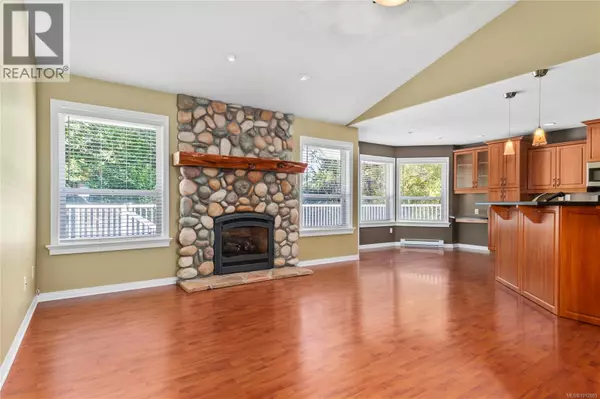 Campbell River, BC V9W8H5,228 Maryland Rd