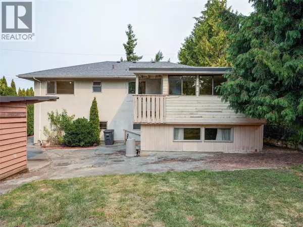 Saanich, BC V8X3R5,723 Genevieve Rd
