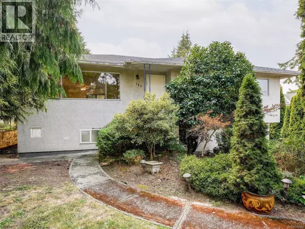 723 Genevieve Rd, Saanich, BC V8X3R5