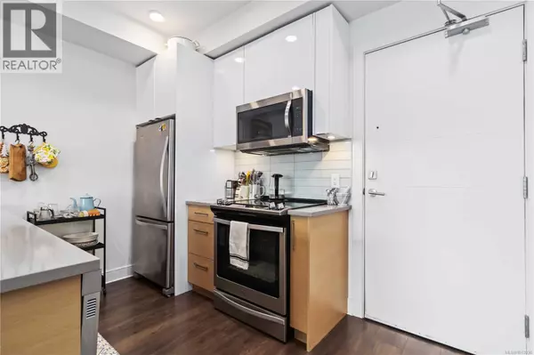 Langford, BC V9B0S7,1311 Lakepoint WAY #310