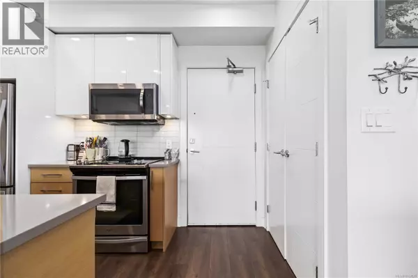 Langford, BC V9B0S7,1311 Lakepoint WAY #310