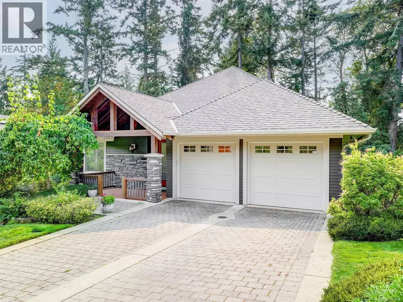 1266 Oceanwood Lane, Saanich, BC V8X0A4