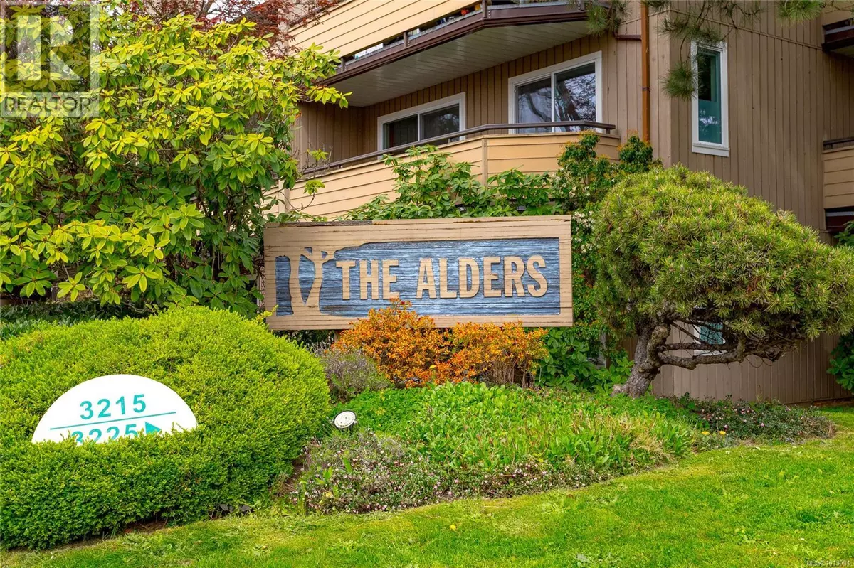 Saanich, BC V8X1P3,3215 Alder ST #310