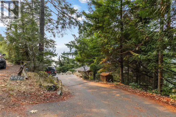 Central Saanich, BC V9E2A1,6878 Mark Lane