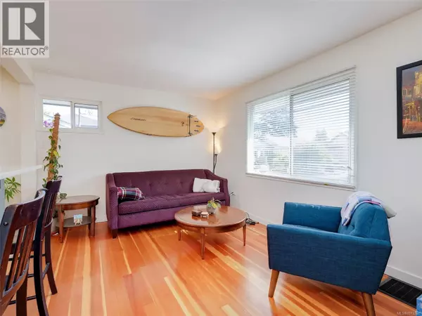 Victoria, BC V8R5A4,1728 Foul Bay Rd