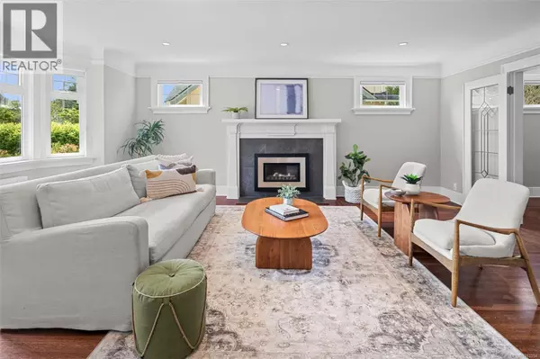 Oak Bay, BC V8S2T9,750 Island Rd