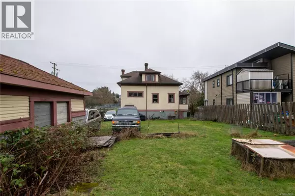 Saanich, BC V8X2T3,920 Cloverdale Ave