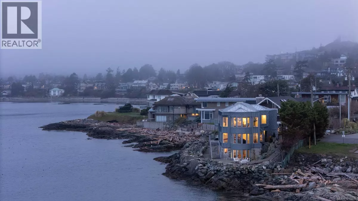 Oak Bay, BC V8S2H4,2179 Crescent Rd