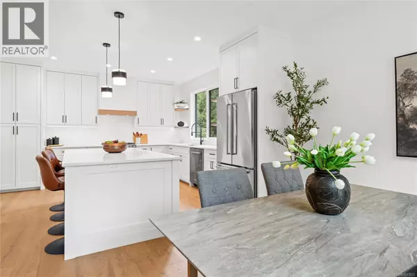 Qualicum Beach, BC V9K1A9,504 Juniper Dr