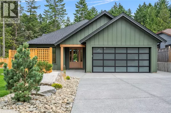 504 Juniper Dr, Qualicum Beach, BC V9K1A9