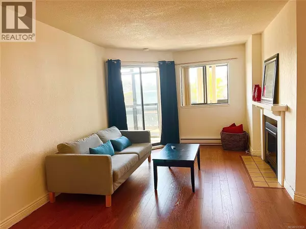 Victoria, BC V8T5B8,1560 Hillside AVE #403