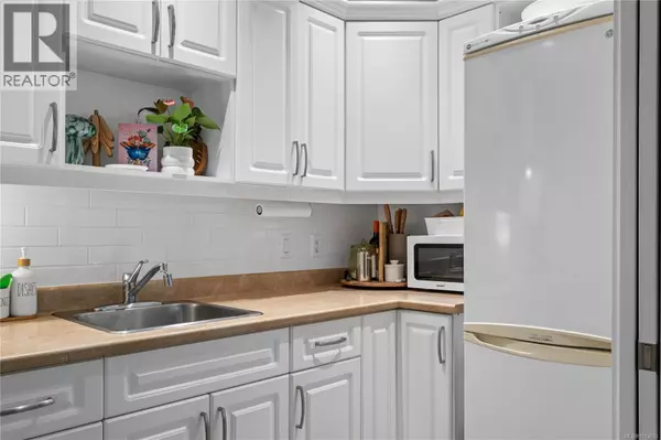 Parksville, BC V9P2N5,261 Mills ST #806