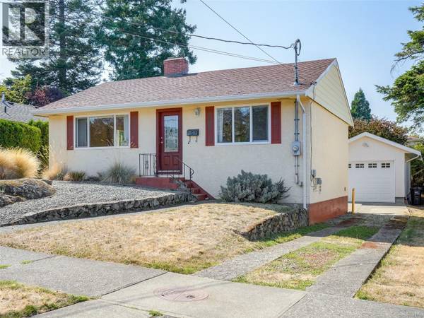 2532 Shakespeare St, Victoria, BC V8R4G5