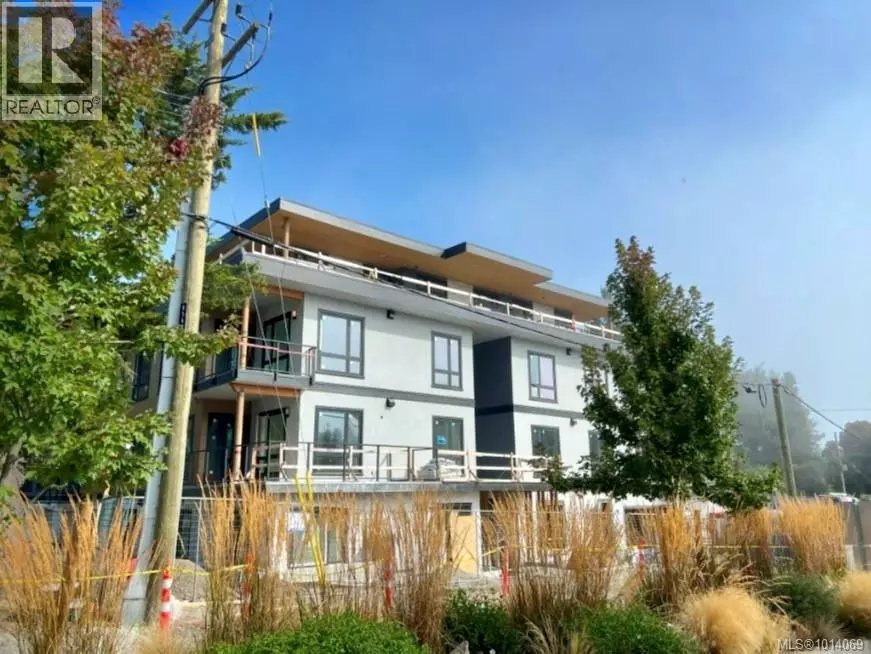 Saanich, BC V8Y1M4,986 Doumac AVE #103