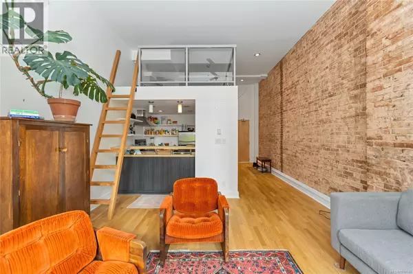 Victoria, BC V8W1K8,562 Yates ST #203