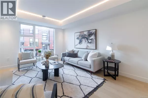 4253 Dieppe RD #11, Saanich, BC V8X2N2