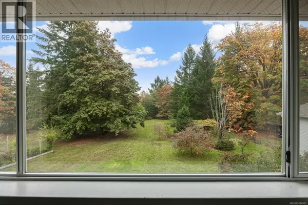 Courtenay, BC V9J1W1,5910 Sea Terrace Rd