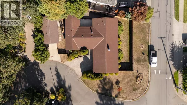 Saanich, BC V8X4R4,4101 Scoones Pl