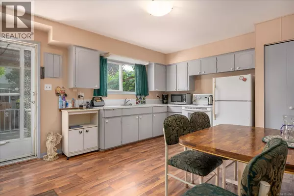 Nanaimo, BC V9S2M2,1656 Meredith RD #2