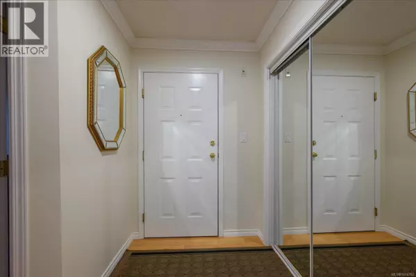 Parksville, BC V9P2R5,335 Hirst AVE West #106