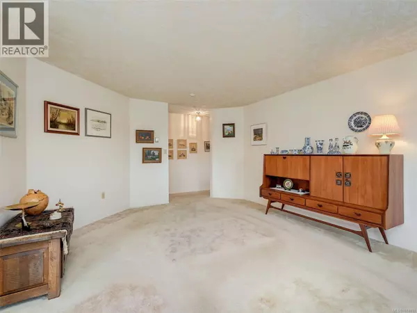 Sidney, BC V8L2A5,2354 Brethour AVE #301