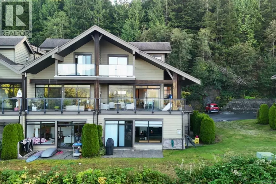 591 Pfeiffer CRES #204, Tofino, BC V0R2Z0