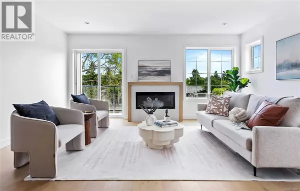 3907 Cedar Hill RD #Unit 8, Saanich, BC V8P3Z8