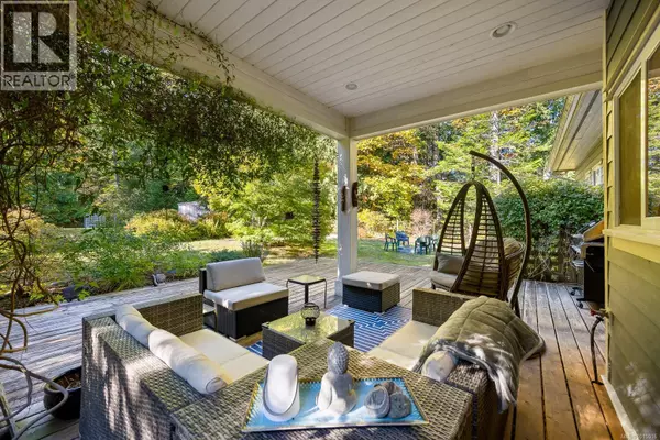 Fanny Bay, BC V0R1W0,6505 Mystery Beach Rd