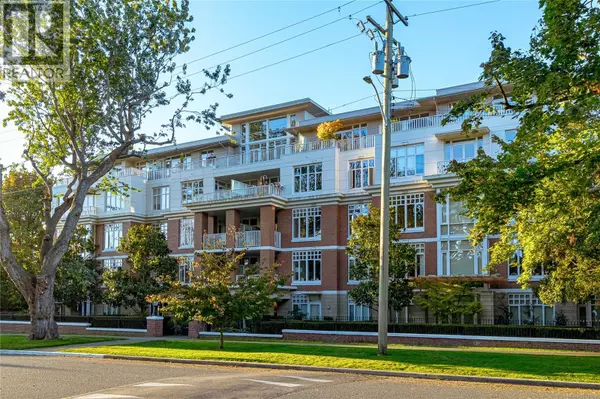999 Burdett AVE #214, Victoria, BC V8S1G6