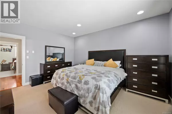 Saanich, BC V8Z0A6,4048 Copperfield Lane