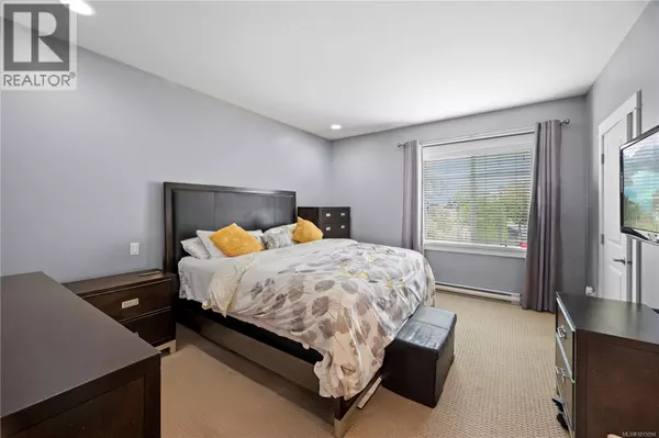 Saanich, BC V8Z0A6,4048 Copperfield Lane