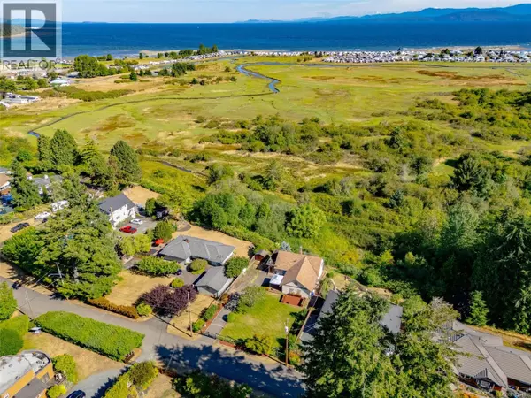 405 Heath Ave, Parksville, BC V9P1V3