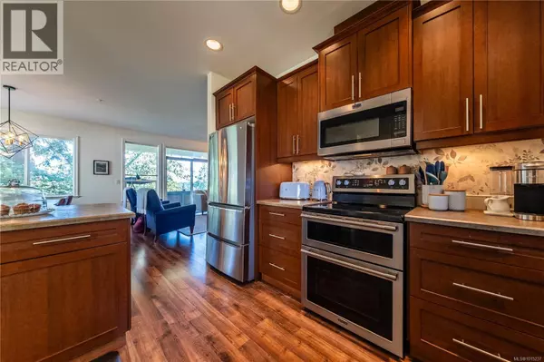 Nanaimo, BC V9R0A4,834 Varsity WAY #100