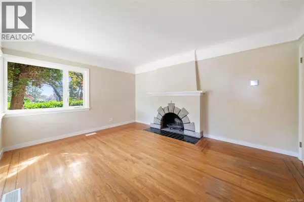 Saanich, BC V8Z1N4,1075 Burnside Rd W