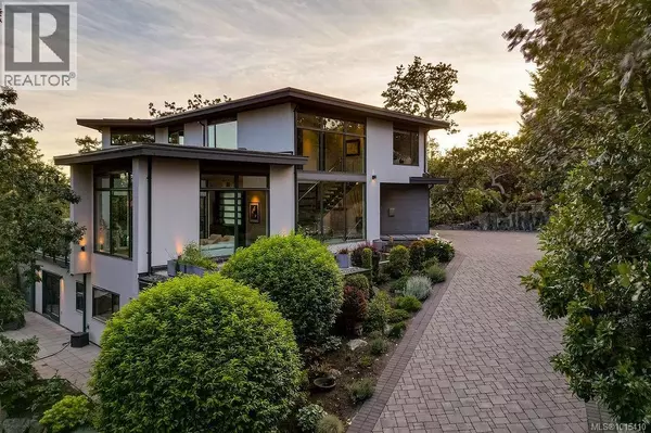 3724 Arbutus Ridge, Saanich, BC V8N6B3