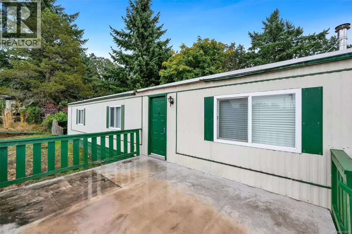 Central Saanich, BC V8M1R8,7390 West Saanich RD #20