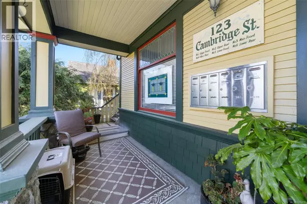 Victoria, BC V8V4B1,123 Cambridge St