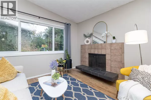 2365 Lovell Ave, Sidney, BC V8L2J5