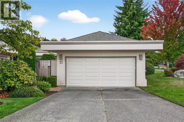 Saanich, BC V8X5E7,4318 Emily Carr DR #21