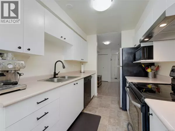 Victoria, BC V8T5H6,545 Manchester RD #105