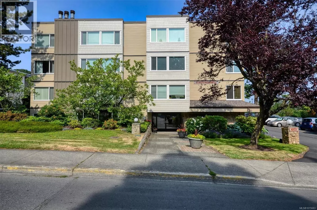 Saanich, BC V8X1G2,3260 Quadra ST #408