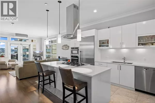 Nanaimo, BC V9R5H2,10 Chapel ST #404