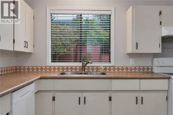 Campbell River, BC V9W6C9,1437 STAG Rd