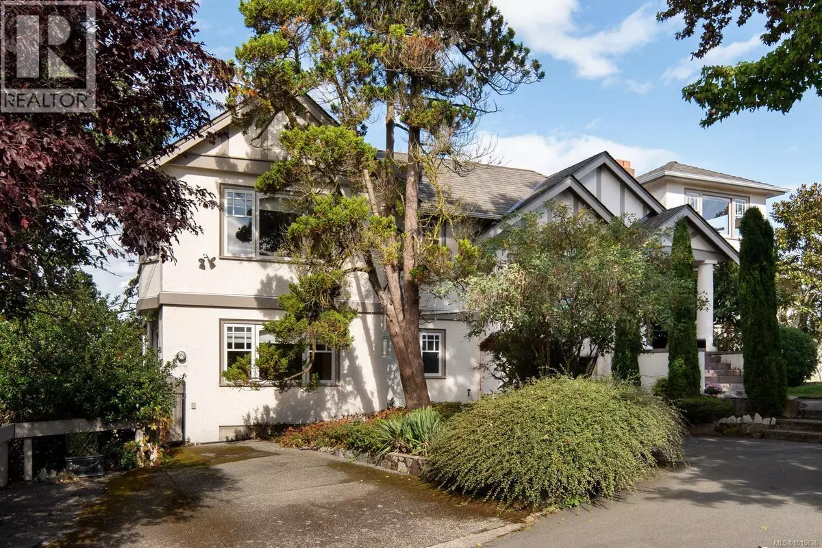 Oak Bay, BC V8S2E7,2162 Brighton Ave