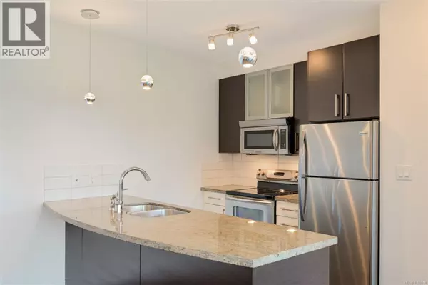 Langford, BC V9B0H4,2745 Veterans Memorial Pkwy #418